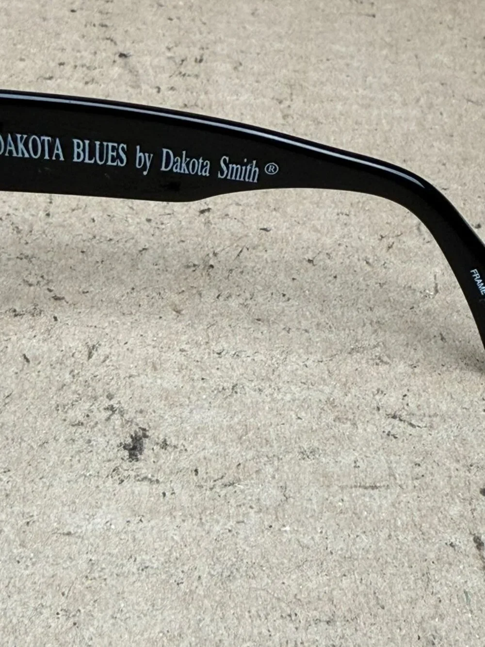 Dakota Blues by Dakota Smith Men's Black Sunglasses 6001 - Minor Scratches